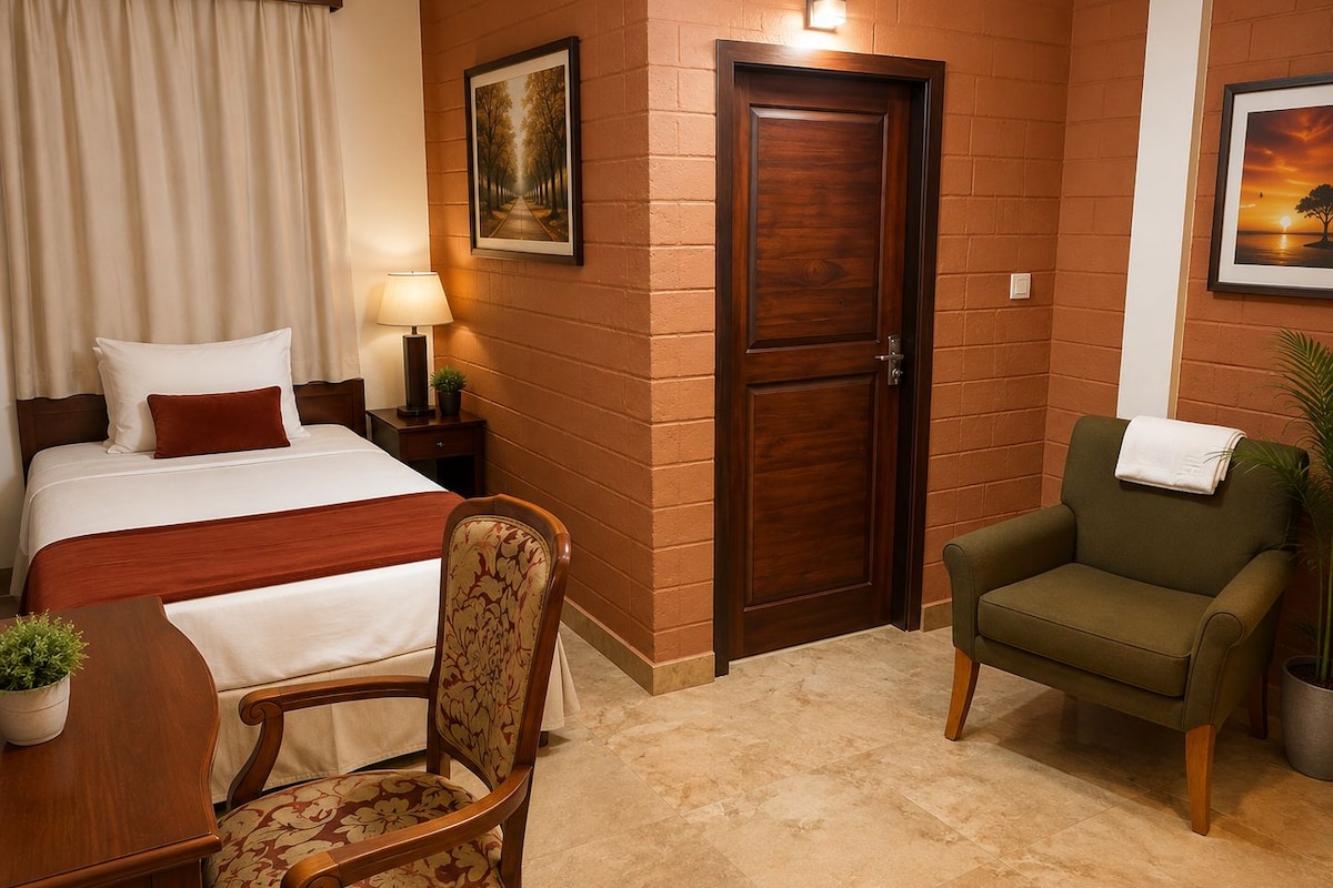 Chambre Simple, patio, vue piscine