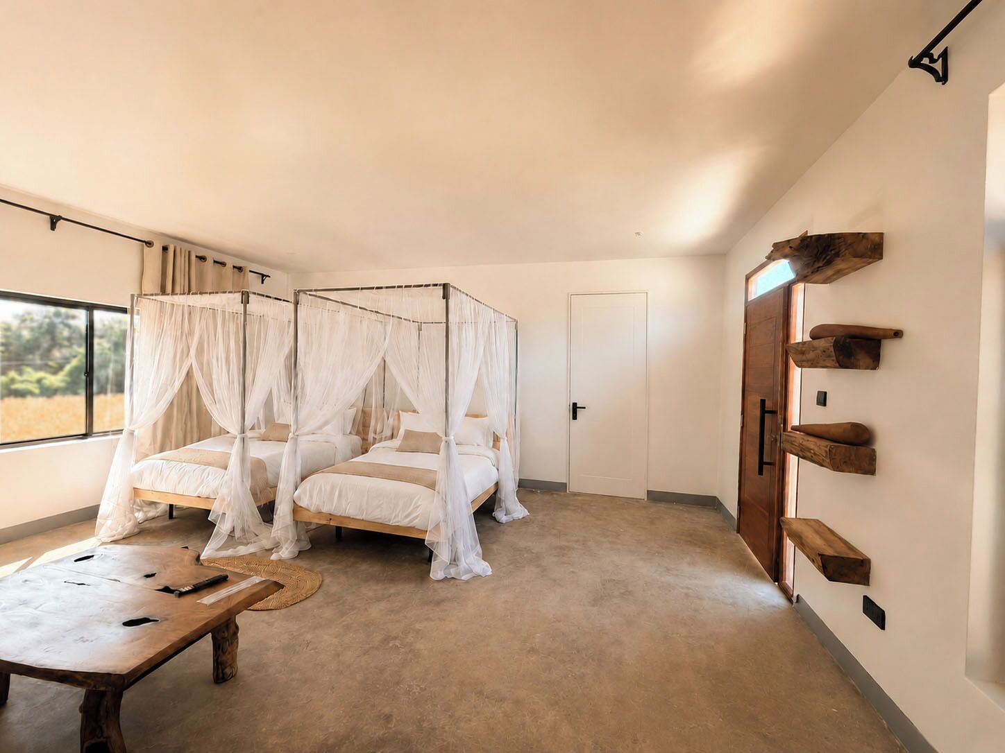Habitación estándar con 1 cama matrimonial o 2 individuales, balcón, vista al patio | Ropa de cama de alta calidad y caja de seguridad en la habitación 