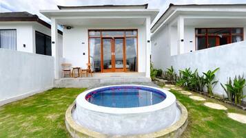 One Bedroom Deluxe Plunge Pool with Natural Hot Spring | Piscine