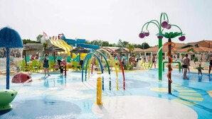 Children's area - Large Mobile Home at the 4-Star Les Charmettes Campground (Les Mathes)