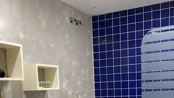 Douche, serviettes fournies