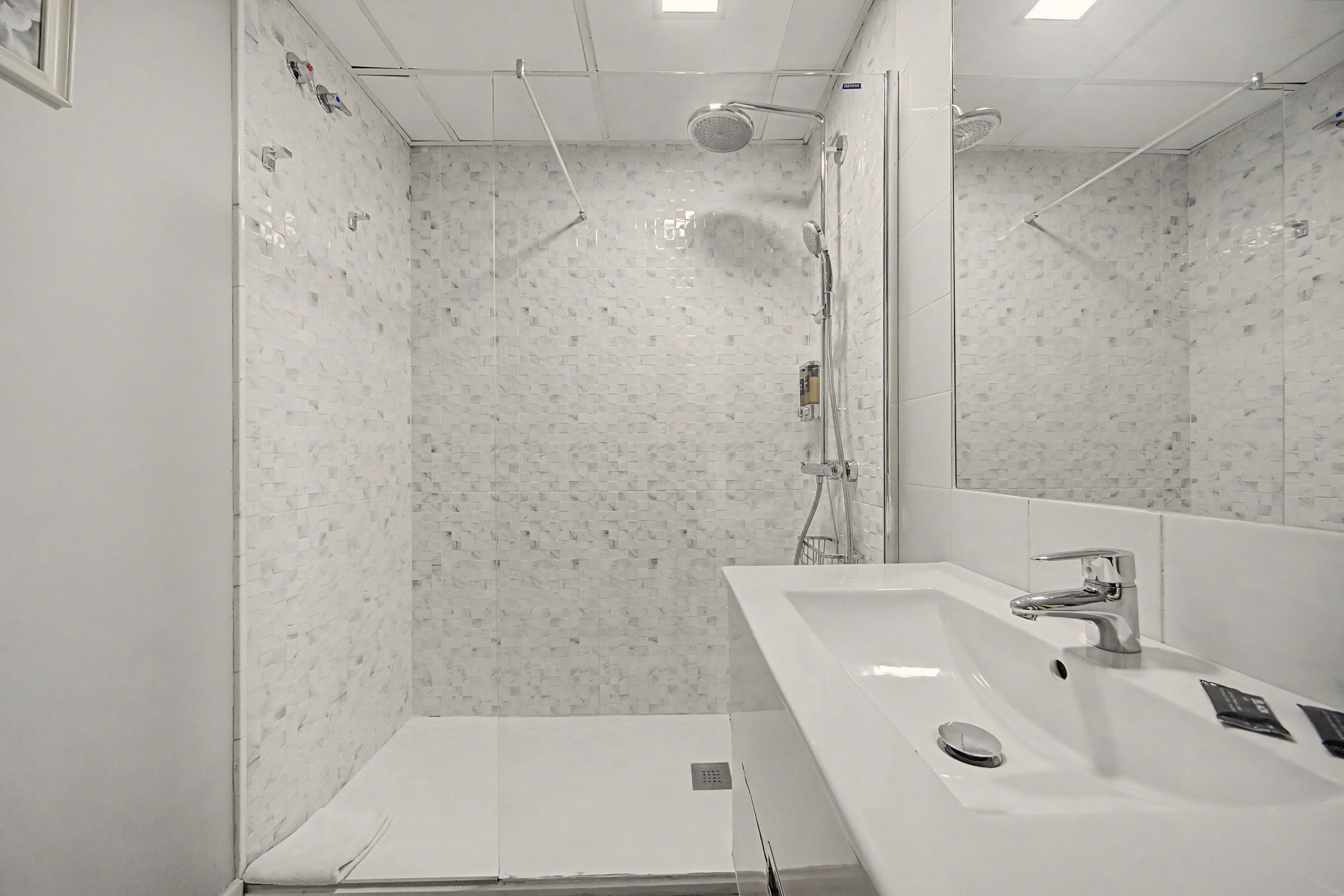 Douche, serviettes fournies