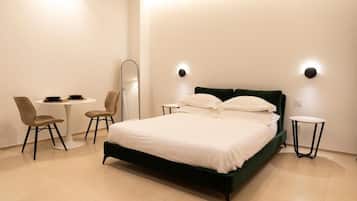 Blackout curtains, soundproofing, iron/ironing board, free WiFi