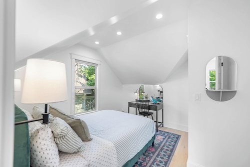 Northern Charm With 3bdr & Game Room