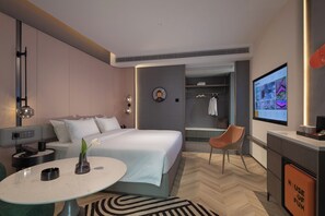 Habitación doble clásica, vista a la ciudad | Escritorio, espacio para trabajar con laptop y wifi gratis 