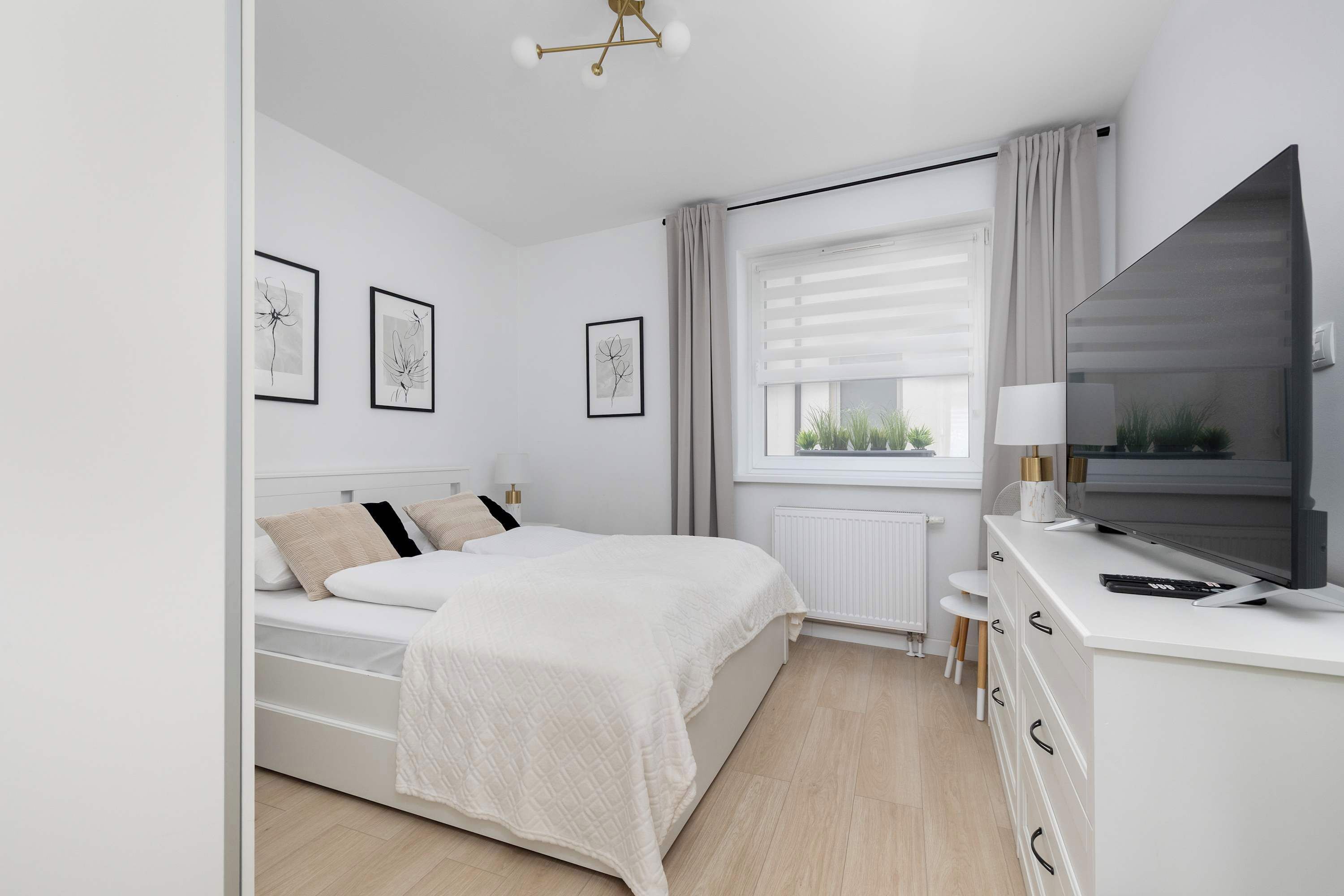 Bügeleisen/Bügelbrett, Reisekinderbett, WLAN, Bettwäsche