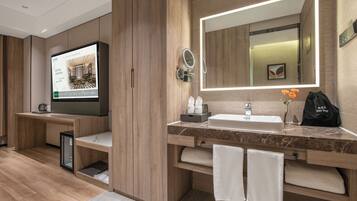 Classic Double Room, City View | Bathroom | Shower, free toiletries, hair dryer, slippers