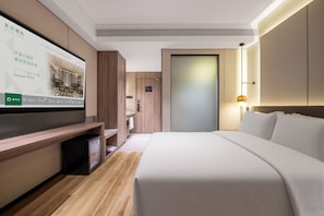 Classic-Doppelzimmer, Stadtblick | Schreibtisch, laptopgeeigneter Arbeitsplatz, kostenloses WLAN