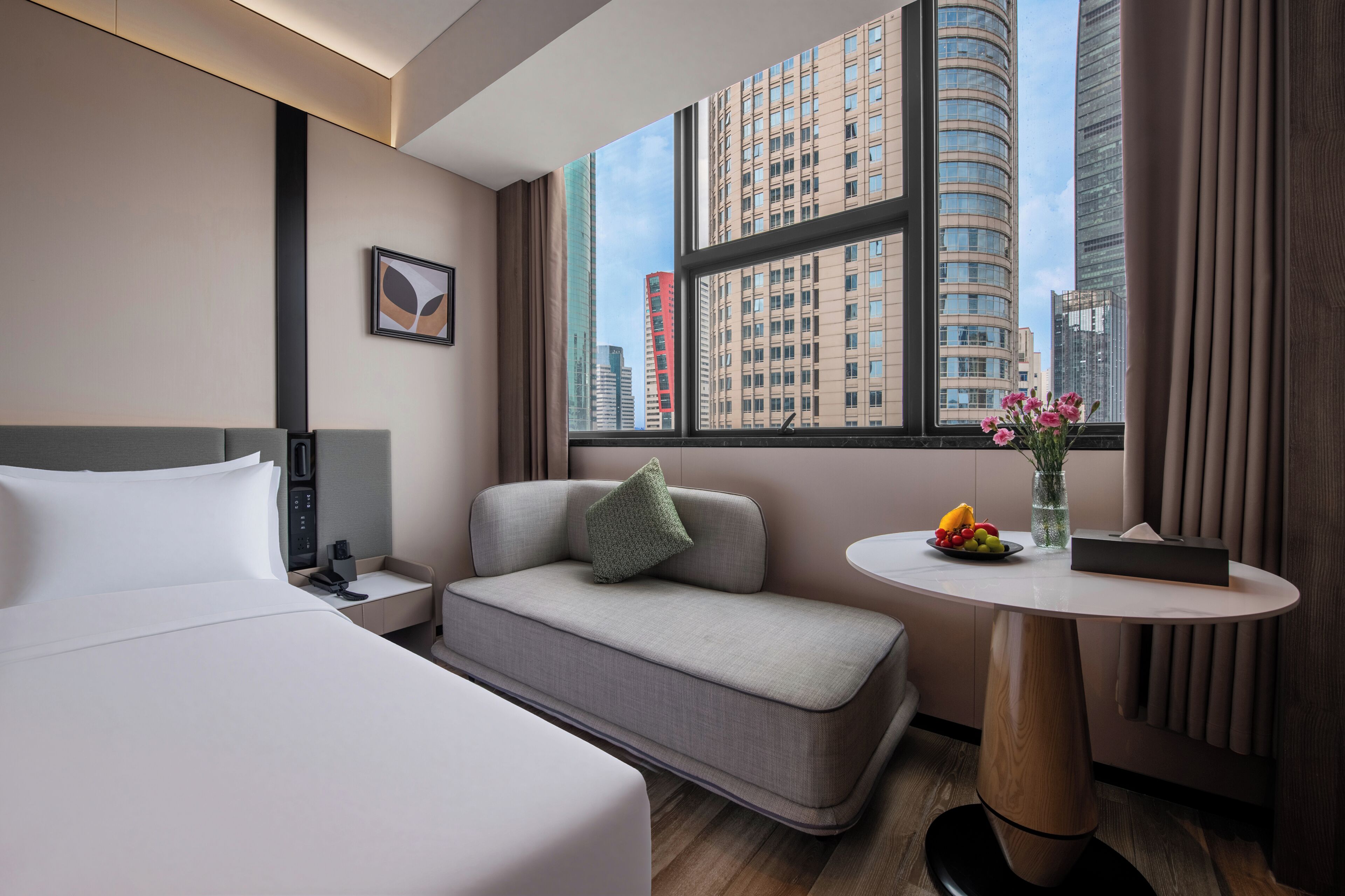 Habitación clásica doble, vistas a la ciudad | Escritorio, espacio para trabajar con un portátil, wifi gratis