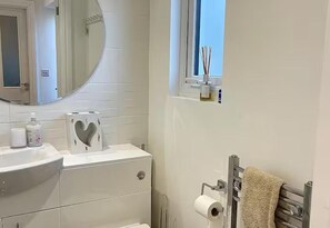 Bathroom - Cozy Studio in Colchester - Perfect for Couples (Colchester)