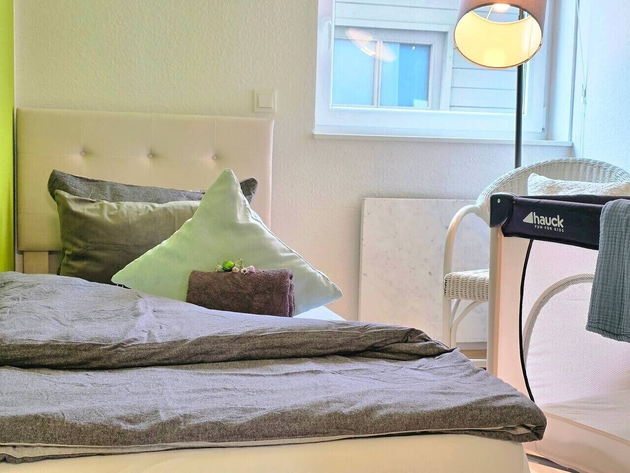 Bügeleisen/Bügelbrett, Reisekinderbett, WLAN, Bettwäsche