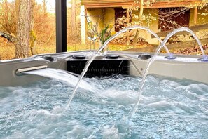 Bain à remous extérieur