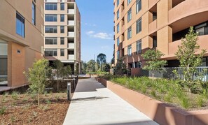 Property grounds - MetaWiseBnB Stylish 2BR Apartment Near Metro & Shops (Tallawong)