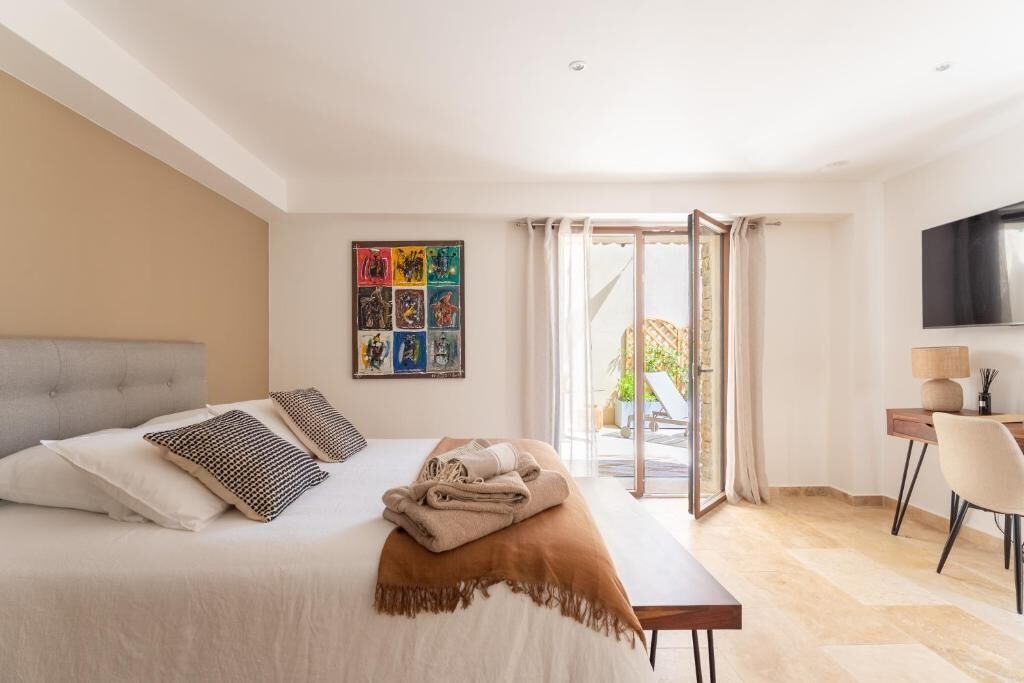 Deluxe Double Room, Garden View | Peti besi dalam bilik, Wi-fi percuma 