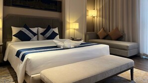 Unclassified image, 3 of 13, button - Lavia Hotel (Phnom Penh)
