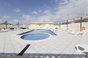 Pool - Ultra modern Camposol 2 bed with MASSIVE community pool! (Mazarrón)