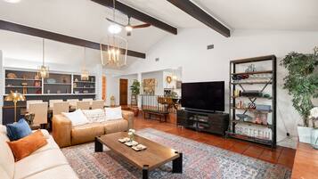 Smart TV, books, stereo