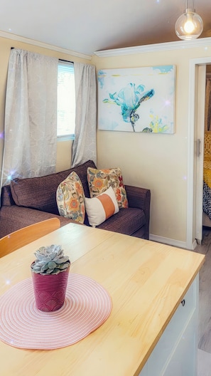 Bloc d'apartaments, vistes al jardí | Interior