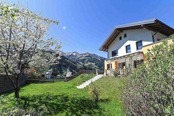 Superior Chalet, Mountain View | Exterior