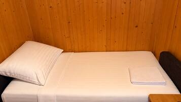 3 bedrooms, bed sheets