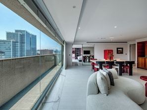 Suite Eksekutif, pemandangan kota | Tempat makan outdoor