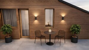 Chambre Premium Double ou avec lits jumeaux | Restauration extérieure | Petit déjeuner, déjeuner et dîner servis sur place
