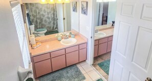Double Room | Bathroom - Shad Room (Sebring)