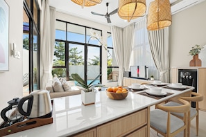 Villa, 3 Bedrooms, Pool View | Dining room