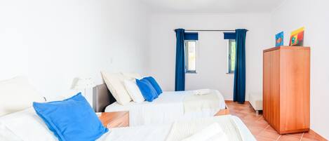 2 bedrooms, cots/infant beds, bed sheets