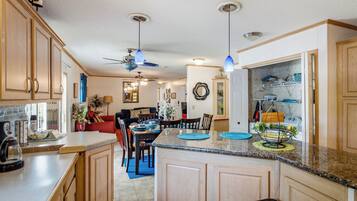 House, Patio, Garden View | Private kitchen