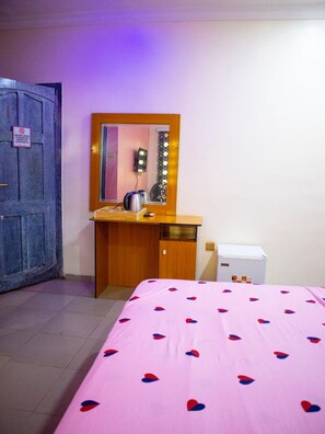 Deluxe Room - DE WURA & ALFRED EXOTIC PLACE HOTEL (Lagos)