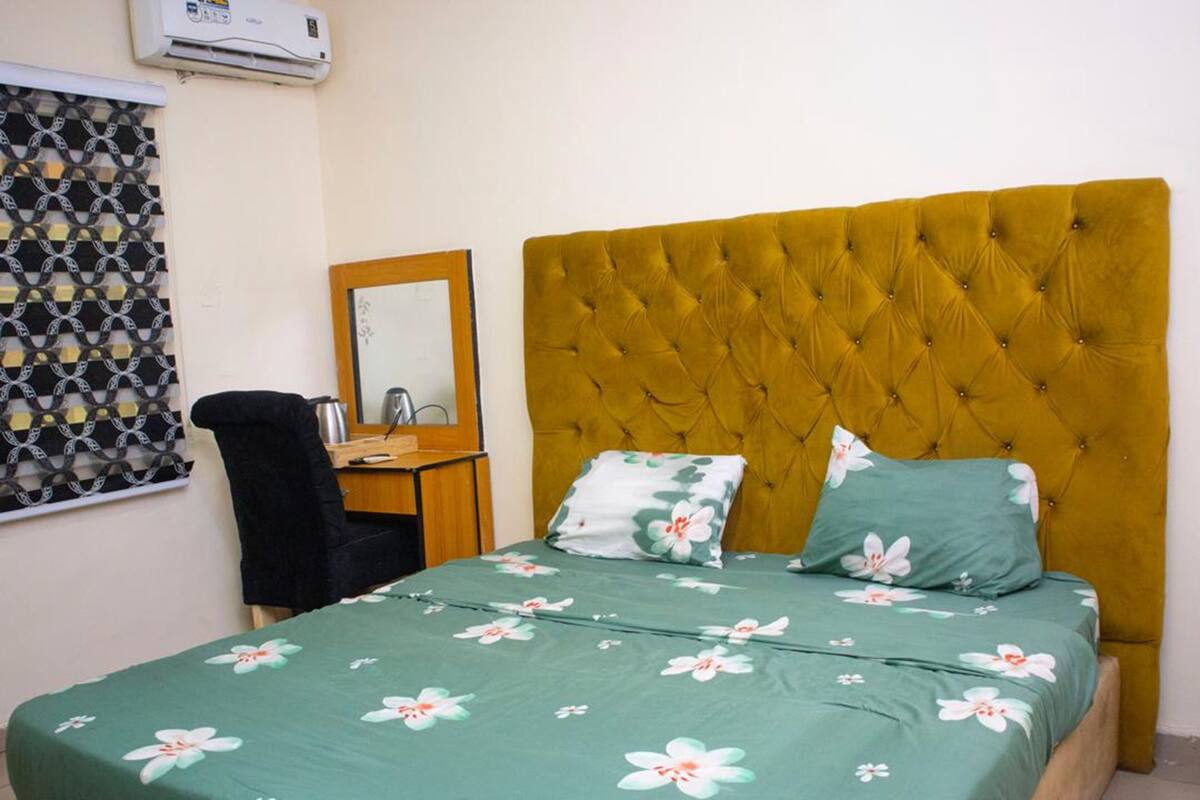 Classic Single Room