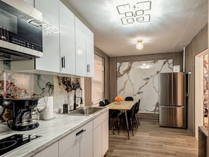 Appart'hôtel, 3 chambres | Cuisine privée