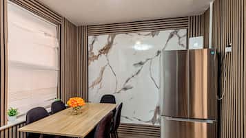 Apartment, 3 Schlafzimmer | Speisen