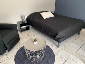 Iron/ironing board, free WiFi, bed sheets - Vrbo Property (Saint-Amand-les-Eaux)