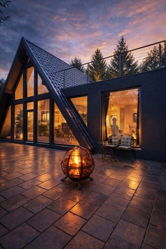 3-bedroom chalet in quaint Poiana Mărului with private jacuzzi