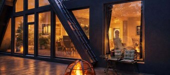 3-bedroom chalet in quaint Poiana Mărului with private jacuzzi