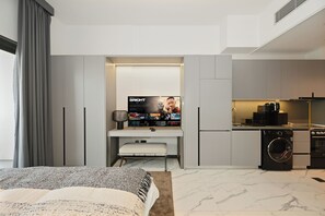 Room - Bloomfields Studio in Mag Eye 920 (Dubai)