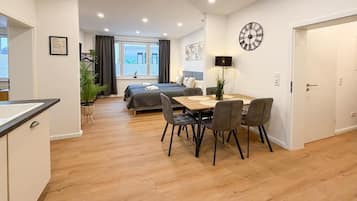 Apartment, City View | Dining