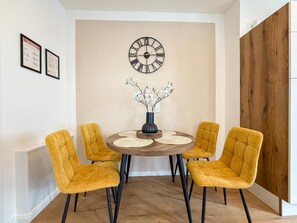 Apartment, City View | Dining - Hardenbergstraße 2 (Bremen)