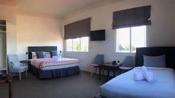 Comfort Triple Room, Mountain View | WiFi (free)