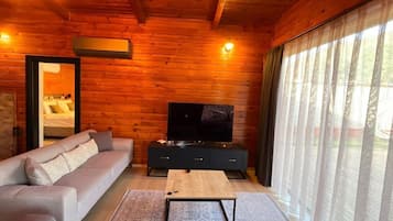 Luxury Bungalow, Private Pool, Pool View | Living area
