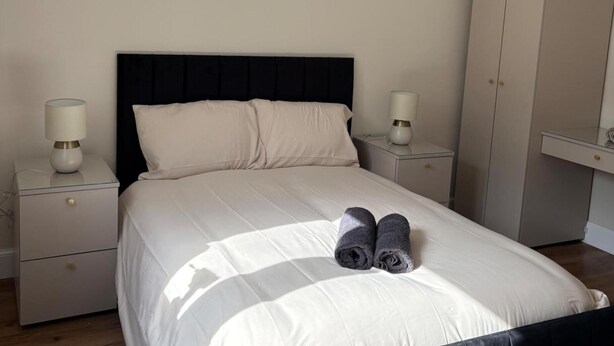2 bedrooms, free WiFi, bed sheets - 2-bed - Edinburgh City - Pet Friendly (Edinburgh)
