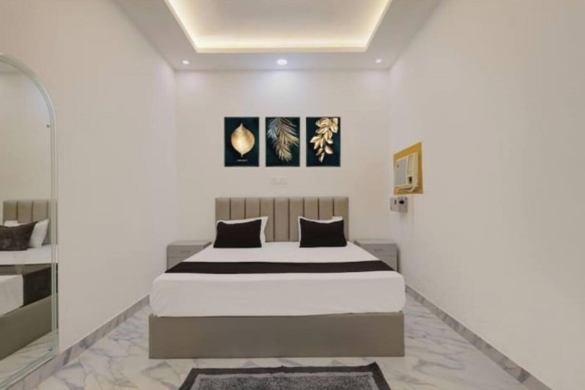 Deluxe Room | WiFi (free), bed sheets