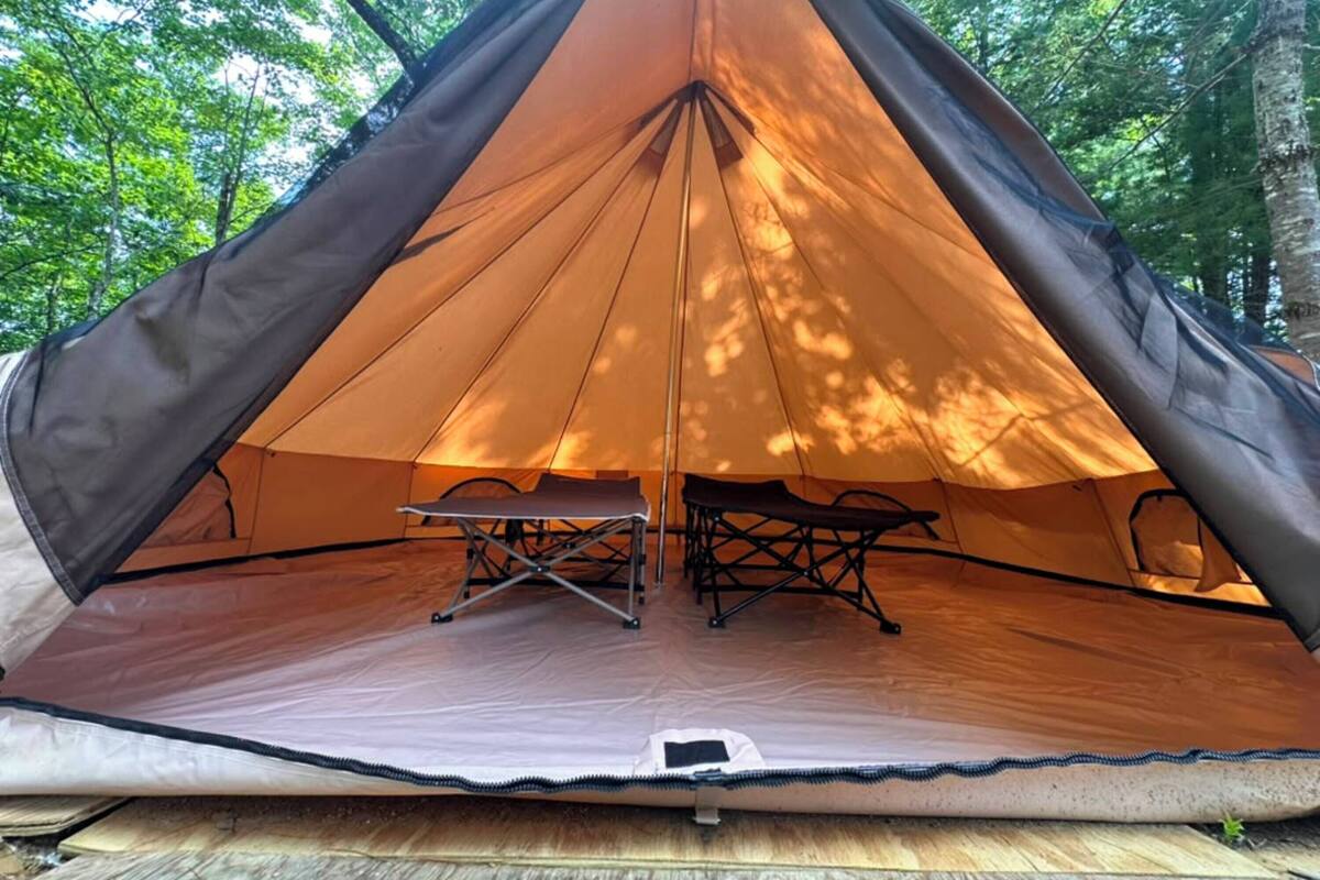 Classic Tent, 2 Twin Beds, Pets Allowed, Mountain View | WiFi (free), individually decorated, individually furnished, bed sheets