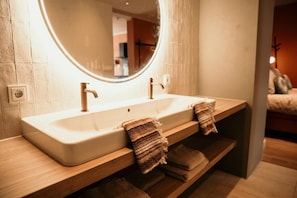 Suite Studio Luxe, 1 très grand lit, vue ville | Salle de bain