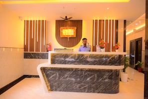 Lobby - Ramanjaneya Executive Hotel (Ayodhya)