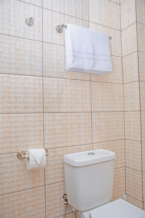 Apartamento conforto, várias camas, ar-condicionado | Banheiro