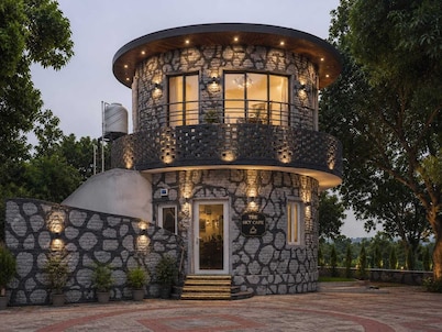 Hariyav Garh Villa