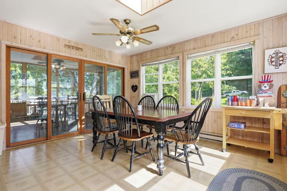 Lakefront Paradise on Lake Wallenpaupack w/ Dock - Lake Wallenpaupack, PA